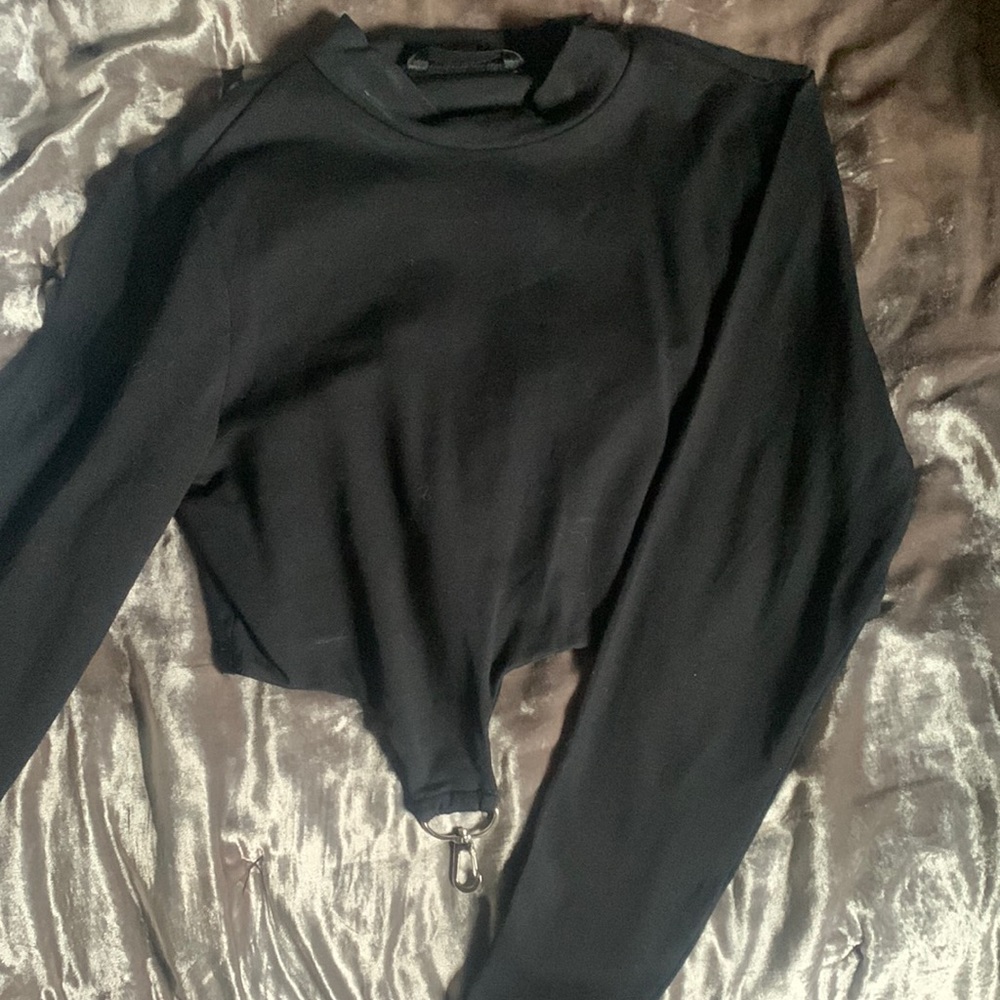 Cropped buckle shirt